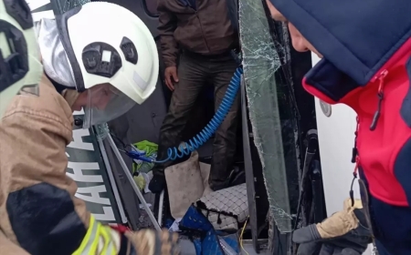 Hatay'da Kamyon Devrildi: Sürücü Yaralı