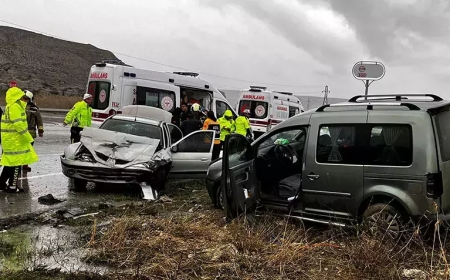 Beypazarı'nda Trafik Kazası: 1 Ölü, 4 Yaralı