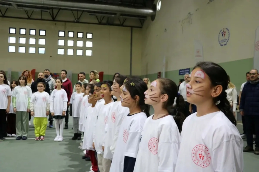 İpek Soylu'dan Dezavantajlı Çocuklara Tenis Desteği