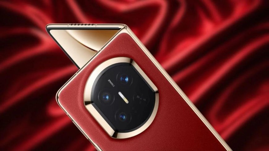 Huawei'den Amiral Gemisi Katlanabilir Telefon Geliyor: Mate X8'in Ekran Özellikleri Sızdırıldı