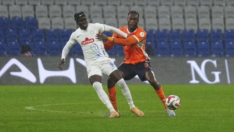 Başakşehir ve Rizespor Puanları Paylaştı: 2-2