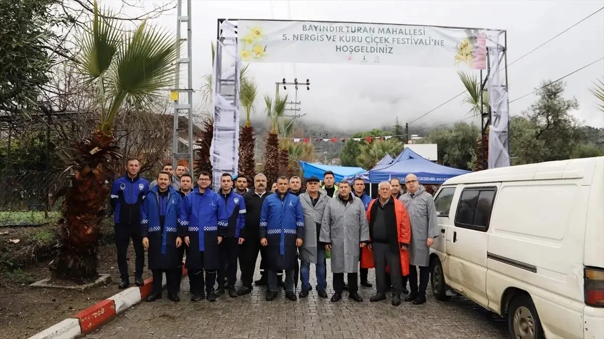 Bayındır Nergis Festivali İptal Edildi: Nergisler Hastalara Umut Oldu
