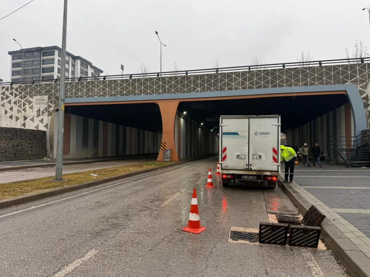 Gaziantep Büyükşehir Belediyesi Sağanak Yağışa Karşı Teyakkuzda