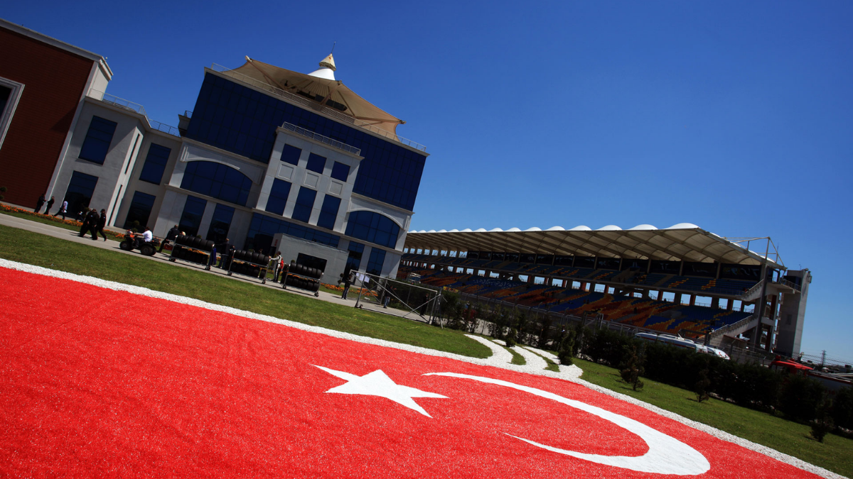 apple-maps-3d-f1-yaris-pistleri-guncellemesi