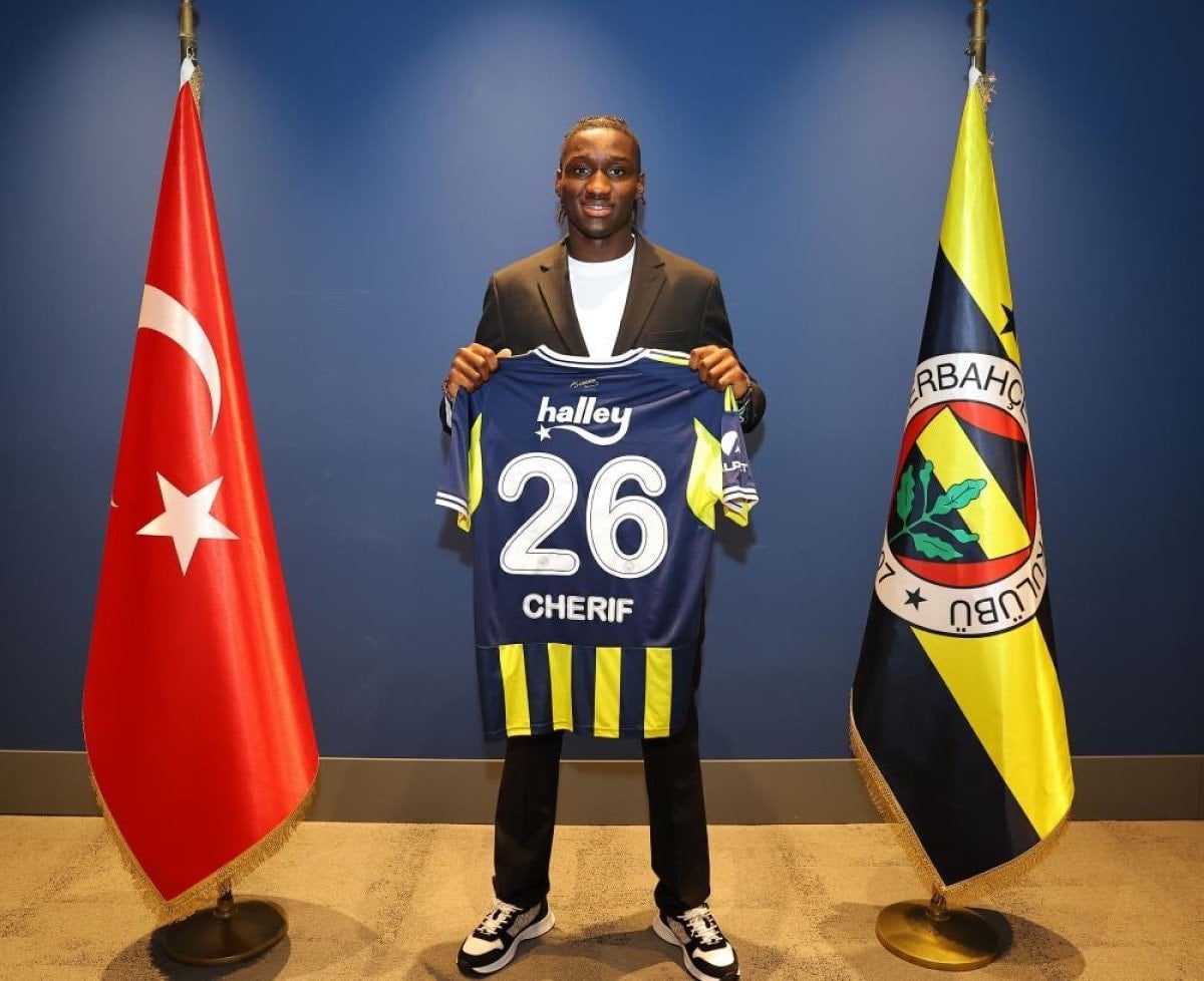 Fenerbahçe’nin Yeni Fransız Golcüsü: Sidiki Cherif Kadroya Katıldı
