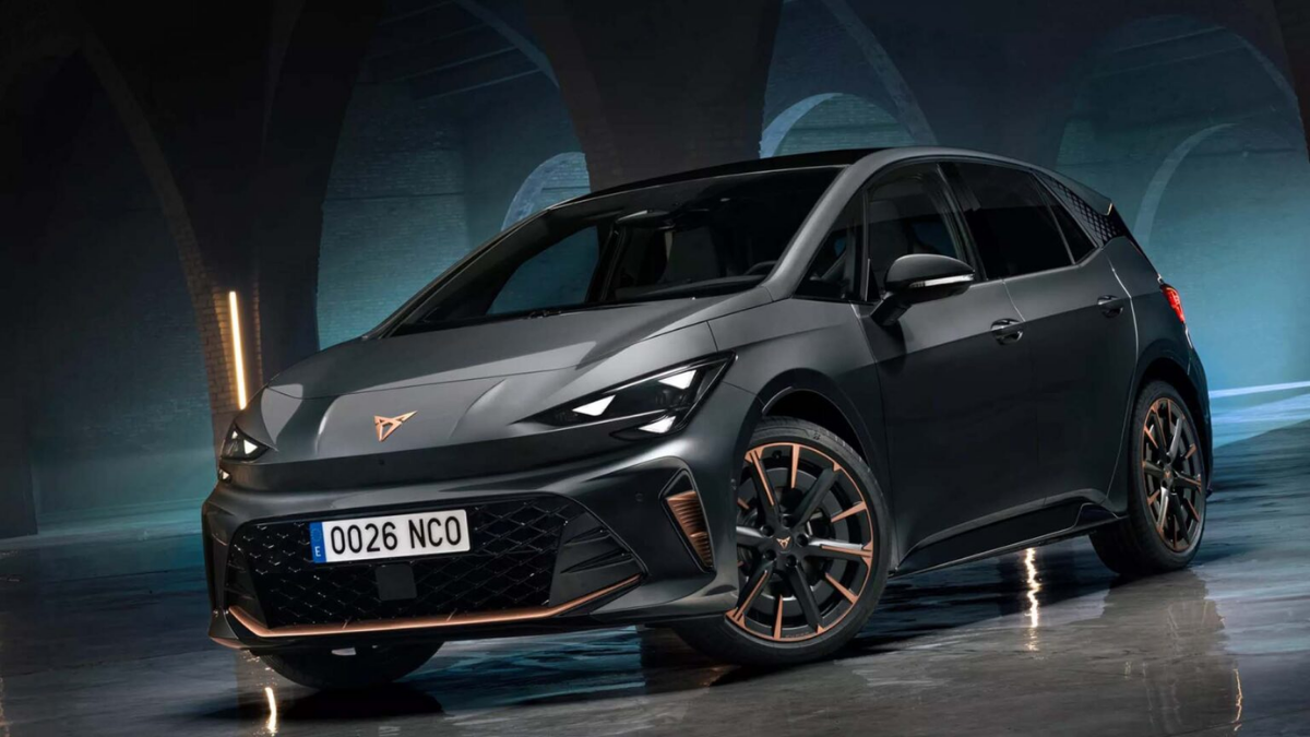 makyajli-cupra-born-tanitildi-kapak