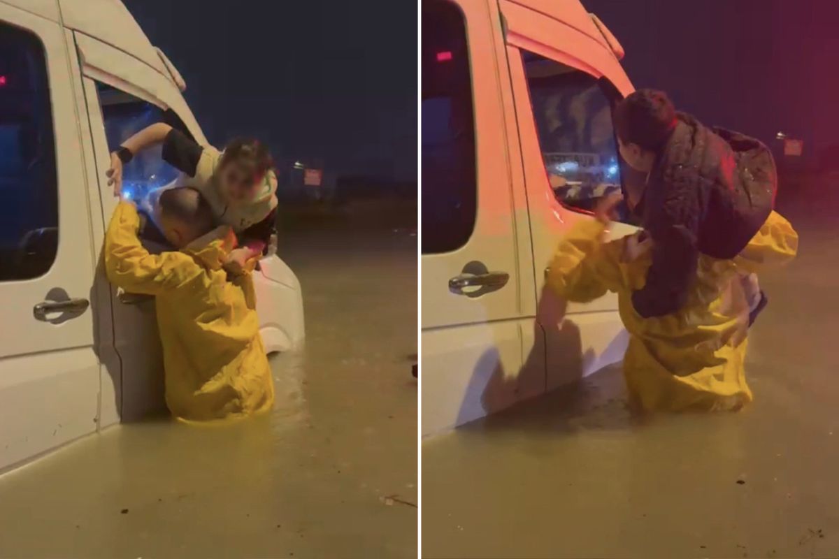 adana-sular-altinda-kaldi-minibuste-mahsur-kalan_b852fa171a_amp