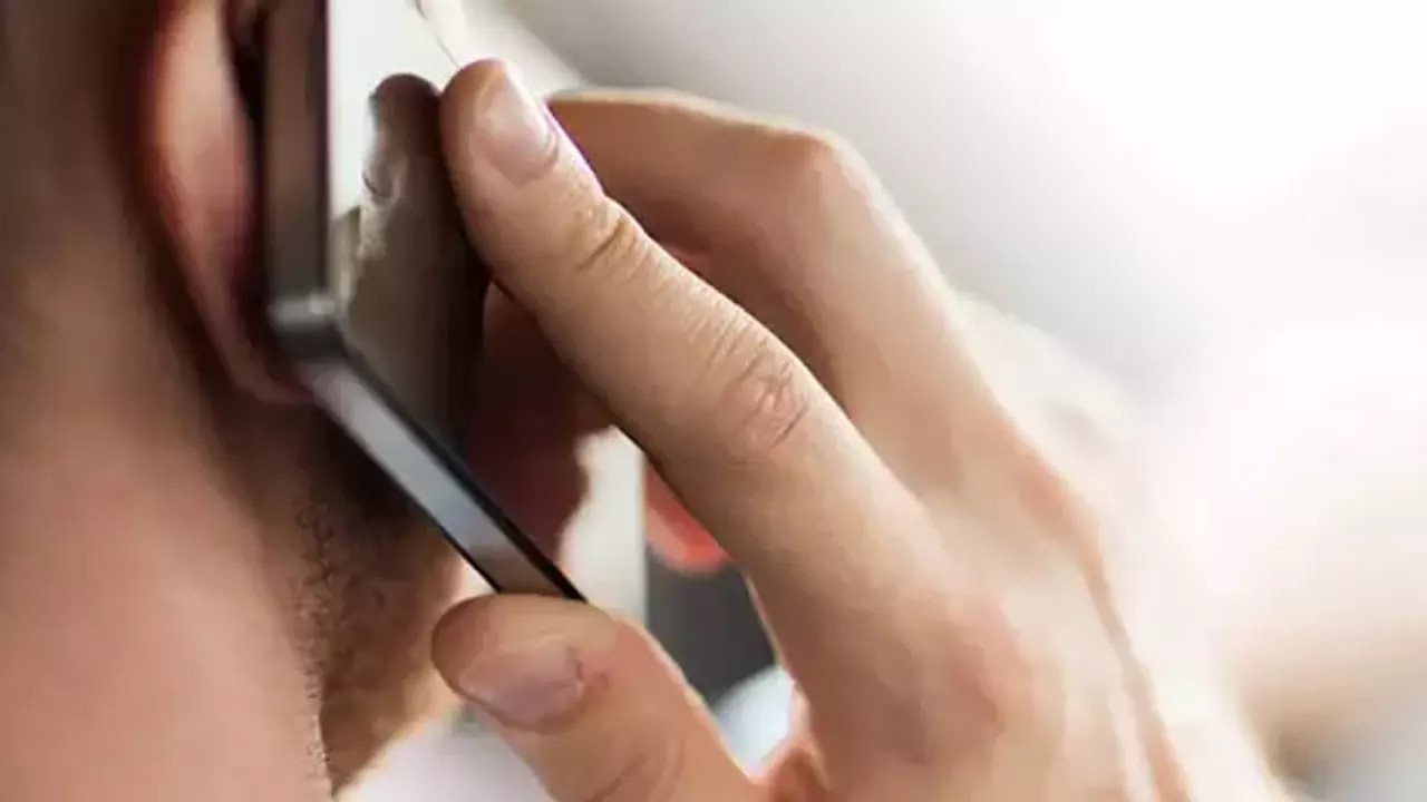 buradan_gelen_aramayi_acmayin_bankadaki_tum_paranizi_caliyorlar_1776670929_5667