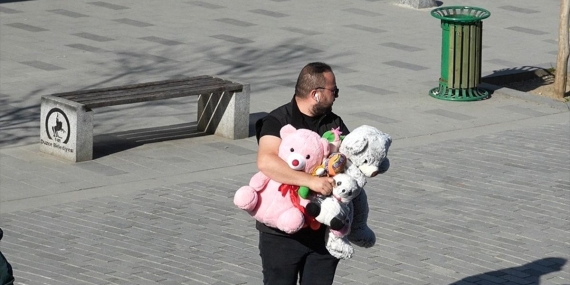 duzce-de-23-nisan-surpriziyle-cocuklara-oyunc-2-19771356_amp