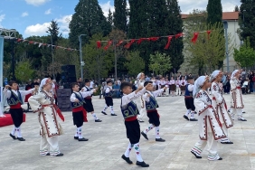 mugla-da-uluslararasi-cocuk-senligi-halk-dans-4-19771398_amp